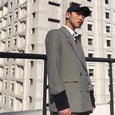酷酷的真人高清图片 一左一右高冷情侣头像