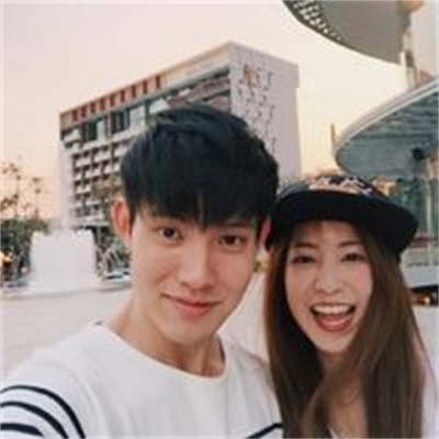 一男一女个性图片 深情恩爱情侣头像真人
