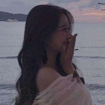 美好的青春就在此刻 甜酷学生版情侣头像
