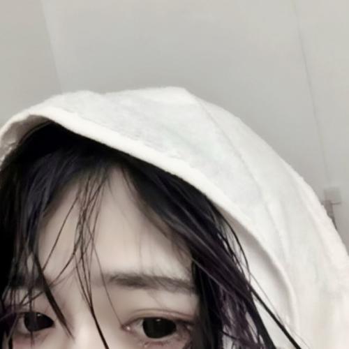唯美画风超甜蜜 恩爱情侣头像一人一半单人版