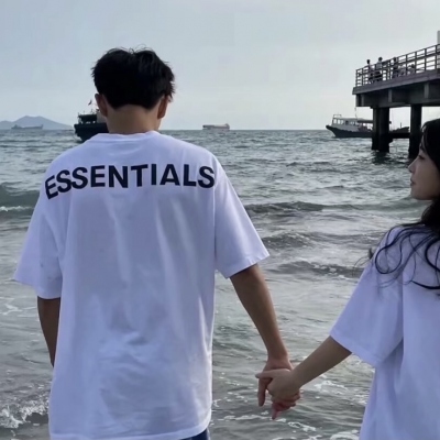 高清一左一右的情头情侣双人夜景图片 海边情侣头像成熟有魅力