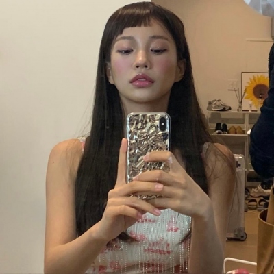 记得保持善良美女图片 路还很长