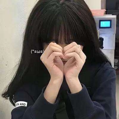 高清一男一女的小众优质情头图片 情侣头像小众高端