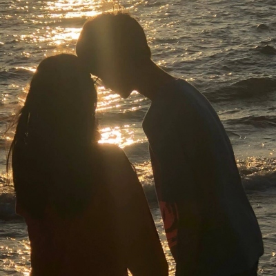 高清以夕阳为背景的情侣头像图片 日落情侣头像一男一女
