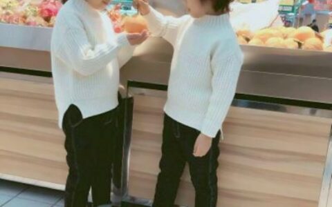 超萌高清的可爱情头小孩一左一右图片 情头可爱小孩子情侣