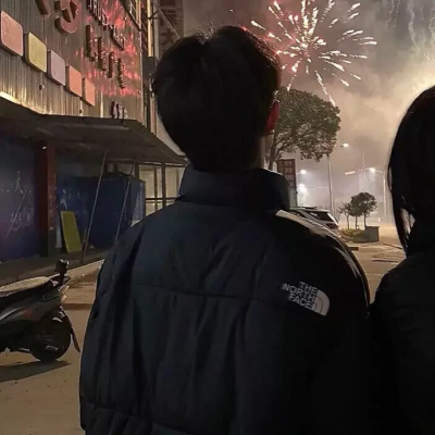 高清好看的不易撞双人情侣头像不露脸图 真人情侣头像双人不露脸