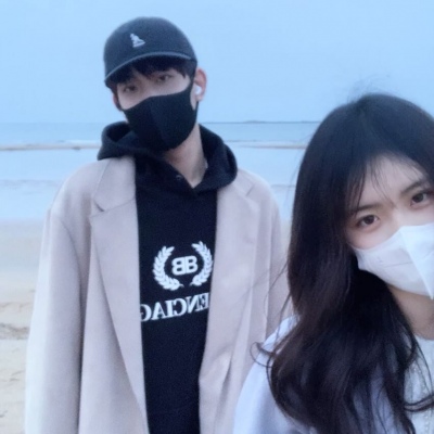 高清时尚潮流甜蜜情侣头像一对两张图片 时尚的情头一对两张