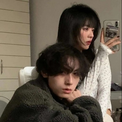 高清甜蜜小两口热恋情侣头像图片 抖音最火的热恋情侣头像