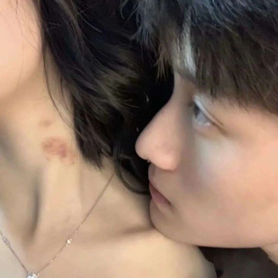 高清甜蜜小两口热恋情侣头像图片 抖音最火的热恋情侣头像