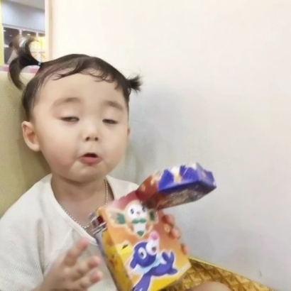 好看可爱的情头一左一右萌小孩图片 萌娃可爱情头高清