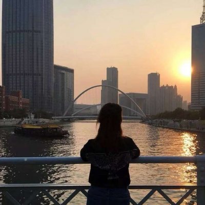 满眼繁星不及你明眸双眼 qq情侣头像意境