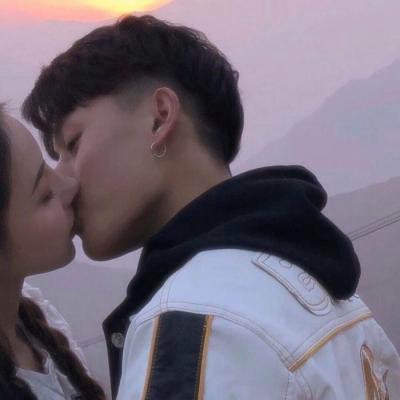 高清浪漫的情侣头像甜蜜幸福两张图片 幸福情侣头像一对两张