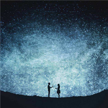 高清浪漫的星空情侣头像图片 情侣头像星空