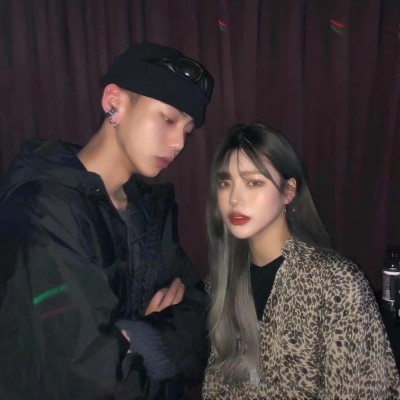 高清很潮的韩版情头一对两张图片 韩版情头双人