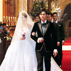 唯美浪漫穿婚纱礼服的情侣头像图片 结婚头像情侣婚纱礼服