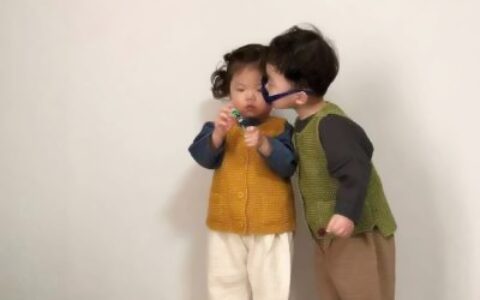 好看的高清可爱萌娃情侣头像图片 可爱情侣头像小孩两张