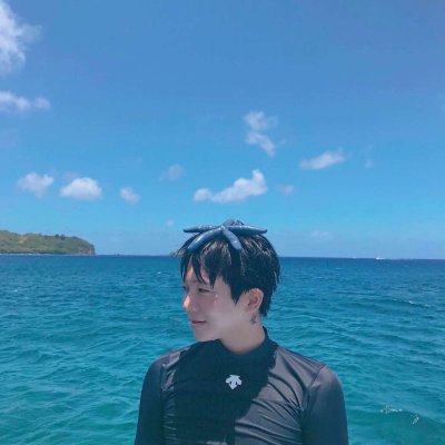 浪漫情侣头像一对两张,高清唯美的浪漫情侣头像一左一右