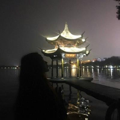 微信情侣一人一张头像,好看的微信情头像一男一女高清图片