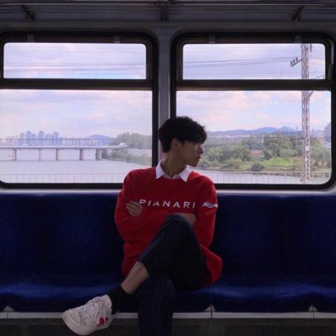 背影情侣头像一男一女,高清唯美好看的背影情侣头像一人一张图片