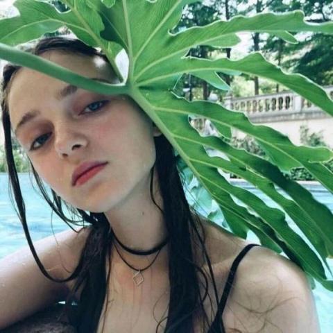 欧美风格情侣头像两张,高清甜蜜的新款欧美情侣头像颜值高