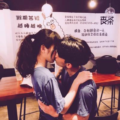 高清好看的双人情侣头像秀恩爱一对两张 男女秀恩爱情侣头像