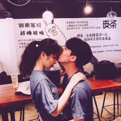 高清好看的双人情侣头像秀恩爱一对两张 男女秀恩爱情侣头像