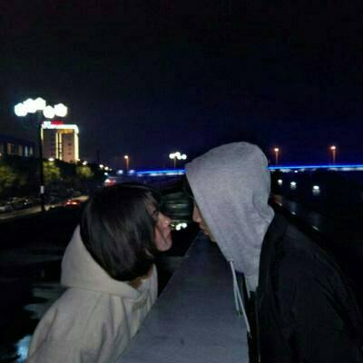 成熟情侣间的甜蜜时光 情侣头像成熟浪漫的