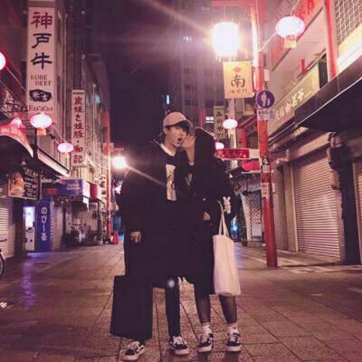 成熟情侣间的甜蜜时光 情侣头像成熟浪漫的