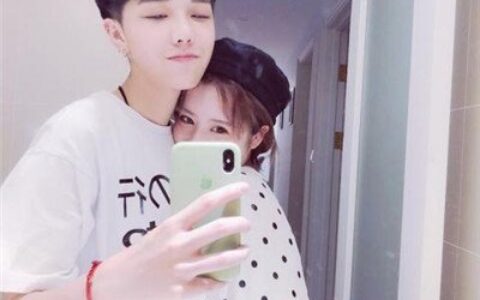 高清双人情侣头像亲吻霸气的 双人情侣头像亲吻霸气