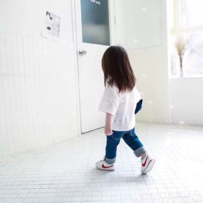 高清好看的小孩子情侣头像 一男一女超可爱的小孩子情侣图片头像