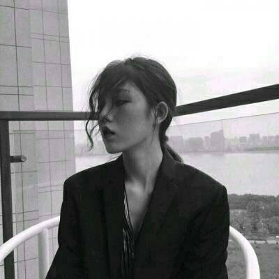 单人好看的高清情头男左女右 情侣头像男左女右分开