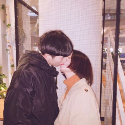 情侣头像接吻一对两张,高清浪漫的情侣头像双人两张接吻