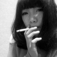 吐烟情侣头像图片,霸气一男一女吐烟的情侣头像