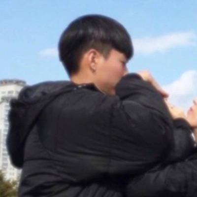 时尚情侣甜蜜秀恩爱 甜蜜情头一对