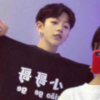 时尚情侣甜蜜秀恩爱 甜蜜情头一对
