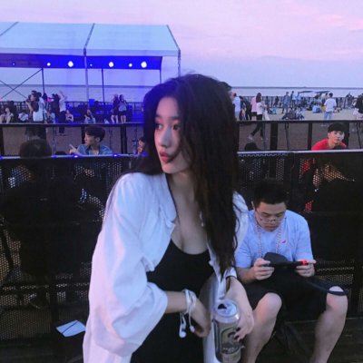 比较个性的真人情头两张高清好看