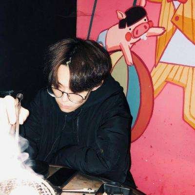 新潮高清情头好看不腻 独一无二情侣头像一对两张