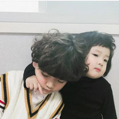 小孩情头两小无猜太有爱了 qq头像情侣可爱萌小孩