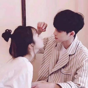 让我们重温爱情的回忆 微信头像情侣一男一女