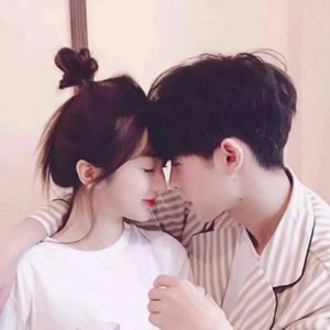 让我们重温爱情的回忆 微信头像情侣一男一女